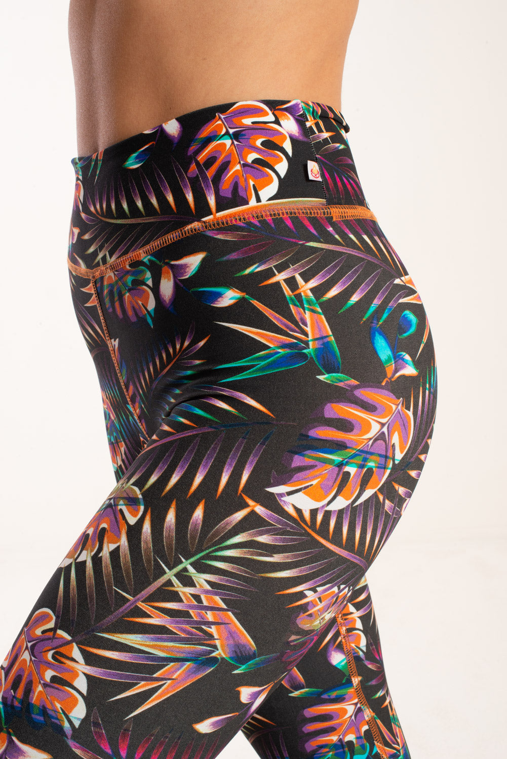 Lakshmi Legging Jungle Noir, Cool Form Light – Shakti Activewear